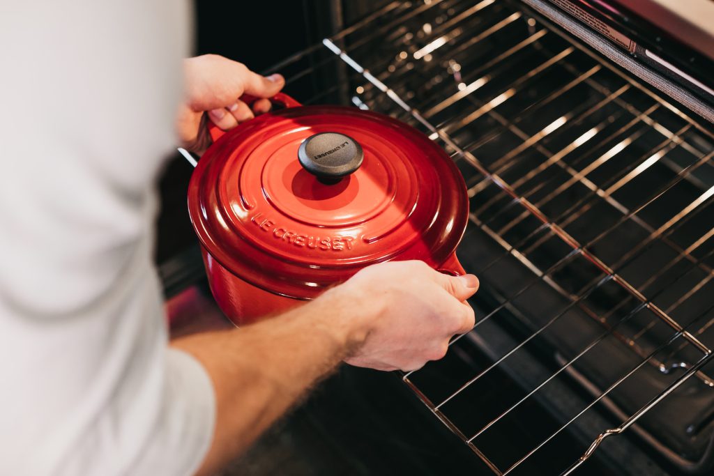 Gas or electric oven? Differences and benefits